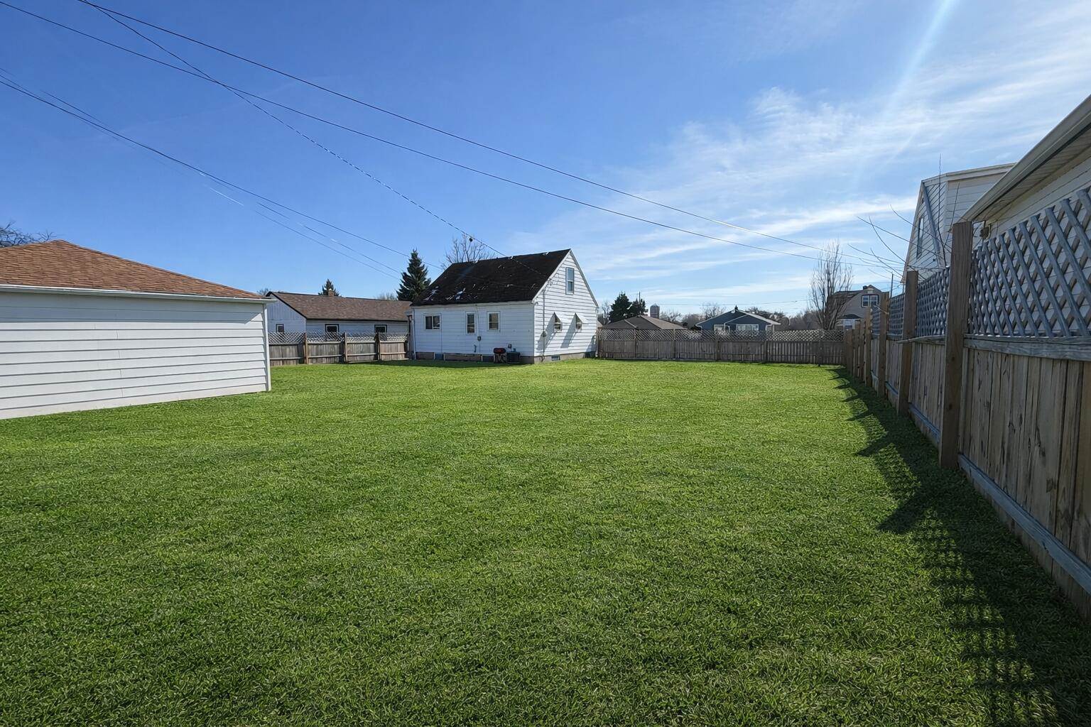 922 West Eden Pl, Milwaukee, WI 53221