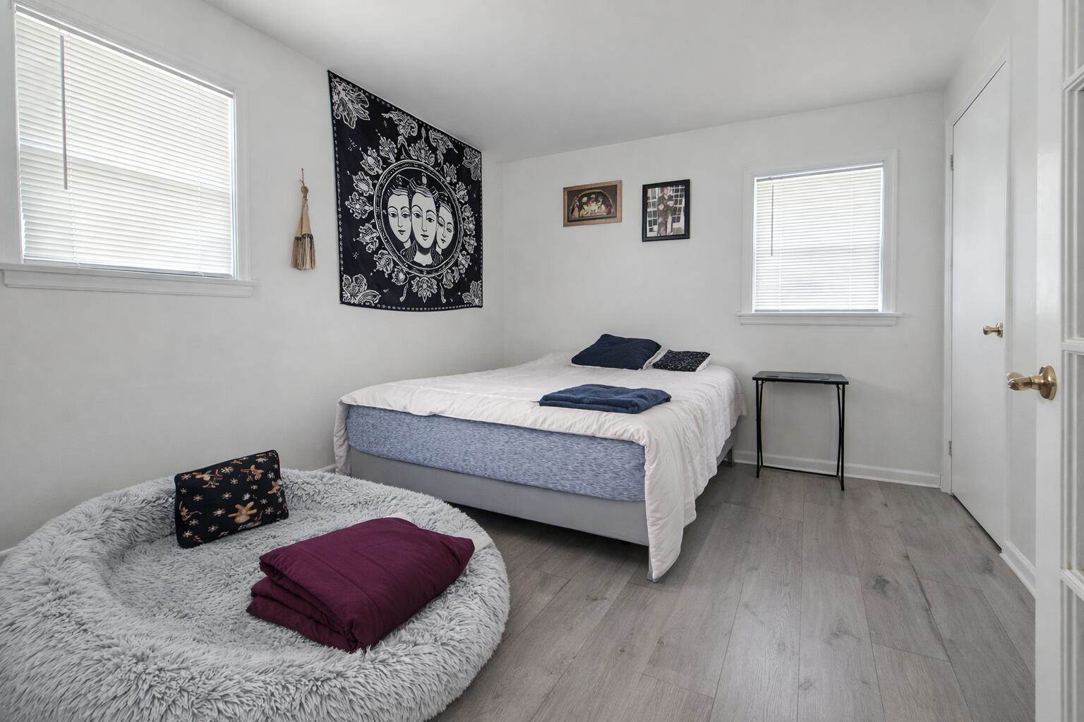 922 West Eden Pl, Milwaukee, WI 53221