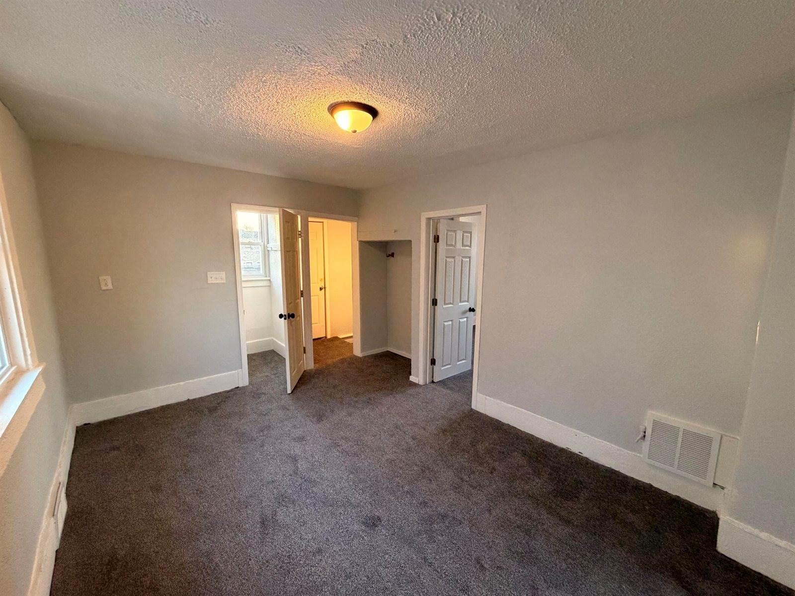 3445 North 21st St, Milwaukee, WI 53206