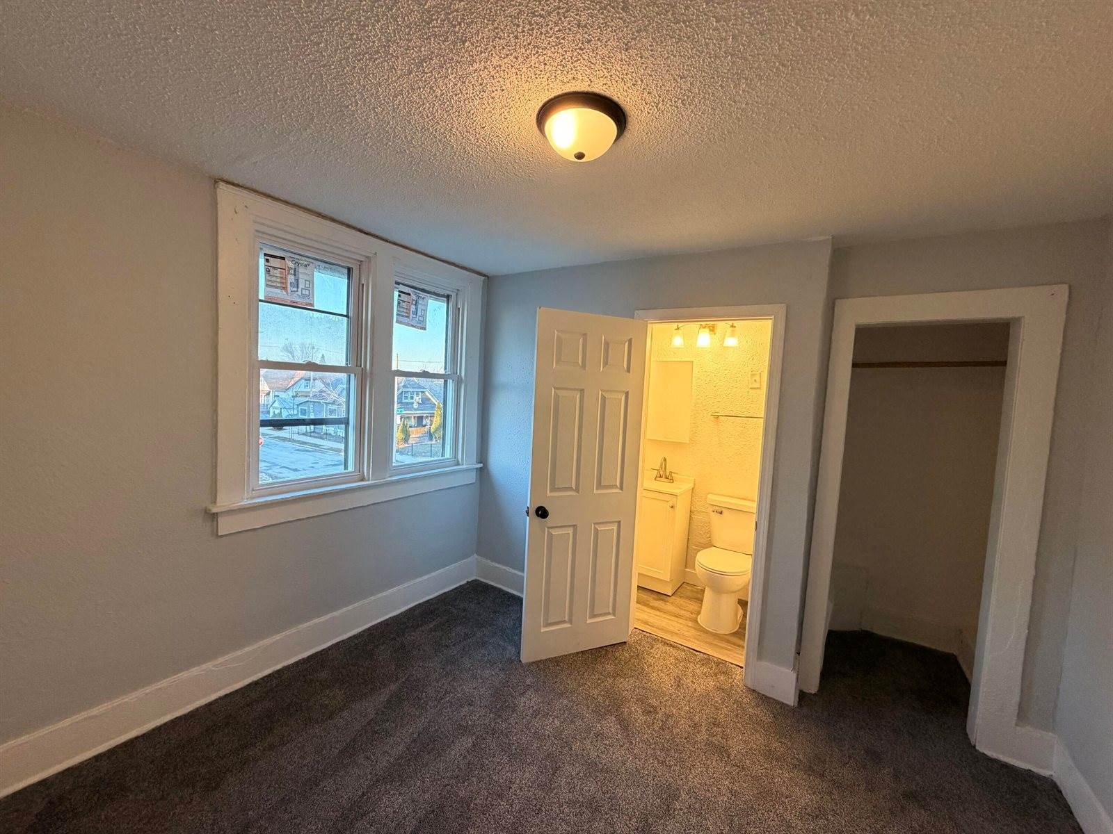 3445 North 21st St, Milwaukee, WI 53206