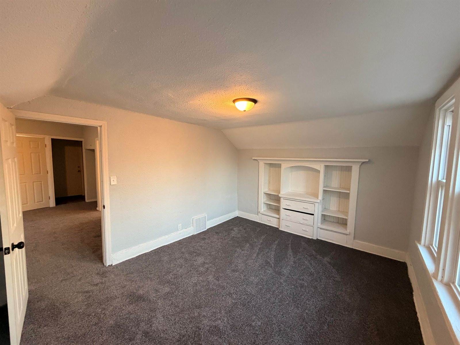 3445 North 21st St, Milwaukee, WI 53206