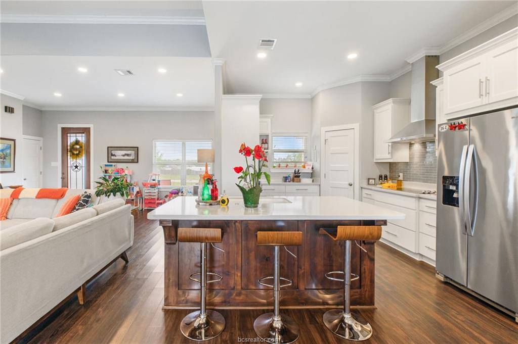 928 Azalea Drive, Franklin, TX 77856