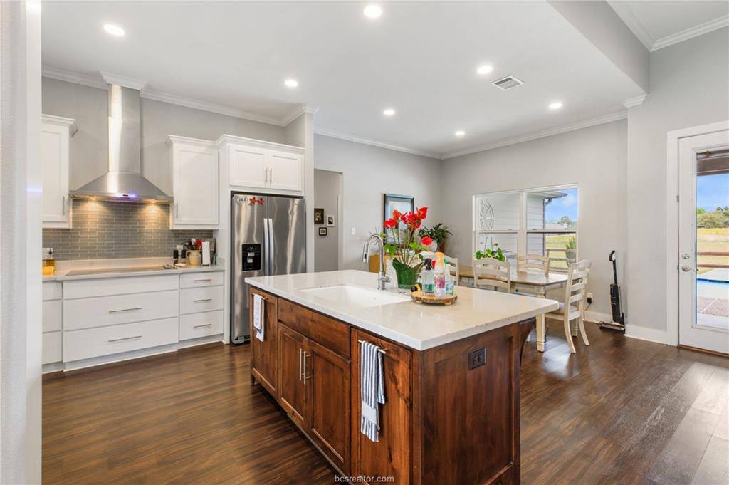 928 Azalea Drive, Franklin, TX 77856