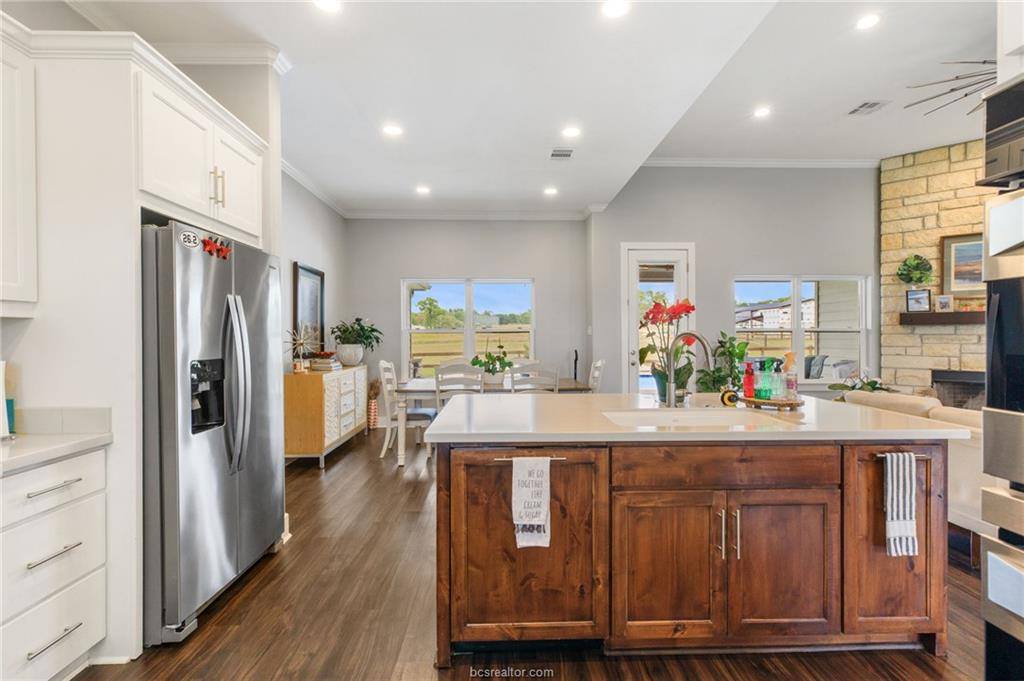 928 Azalea Drive, Franklin, TX 77856