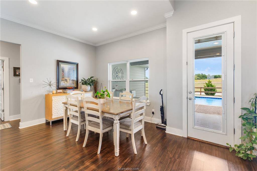 928 Azalea Drive, Franklin, TX 77856