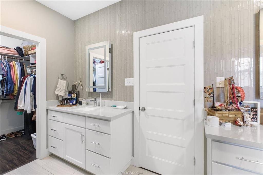 928 Azalea Drive, Franklin, TX 77856