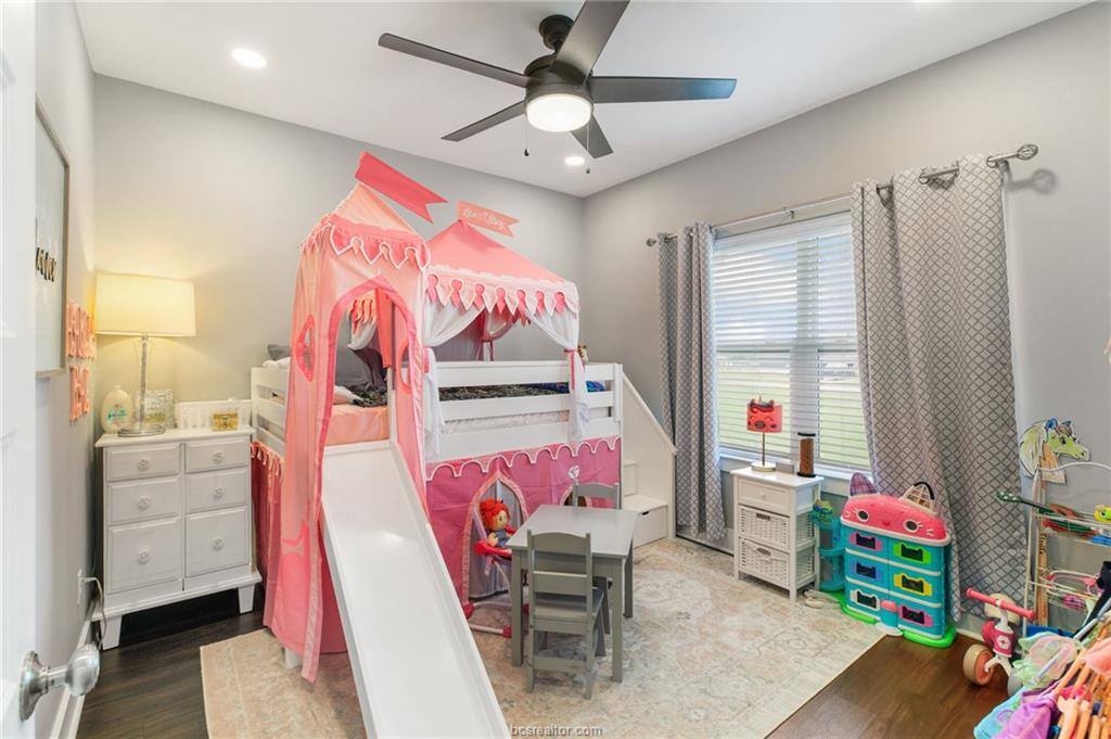 928 Azalea Drive, Franklin, TX 77856