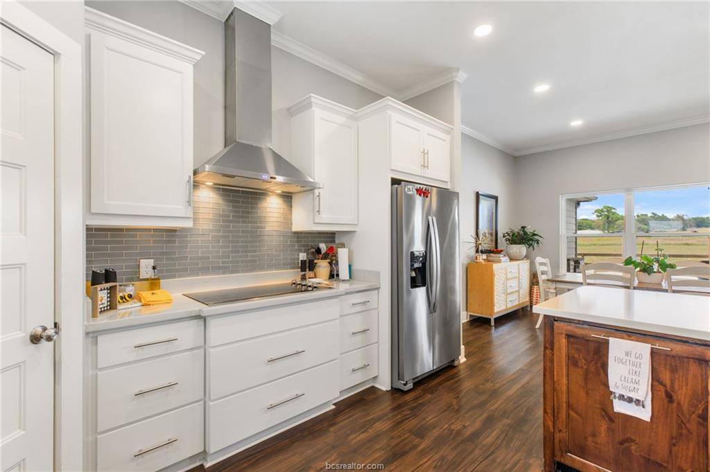 928 Azalea Drive, Franklin, TX 77856