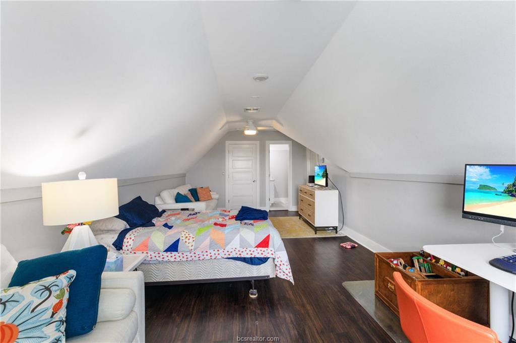 928 Azalea Drive, Franklin, TX 77856