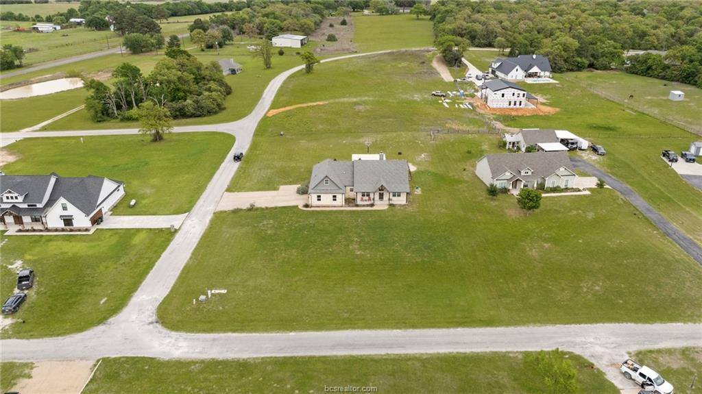 928 Azalea Drive, Franklin, TX 77856