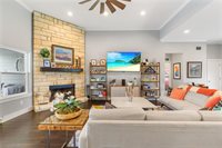 928 Azalea Drive, Franklin, TX 77856