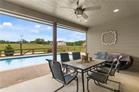 928 Azalea Drive, Franklin, TX 77856