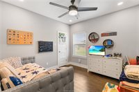 928 Azalea Drive, Franklin, TX 77856