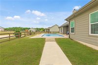 928 Azalea Drive, Franklin, TX 77856