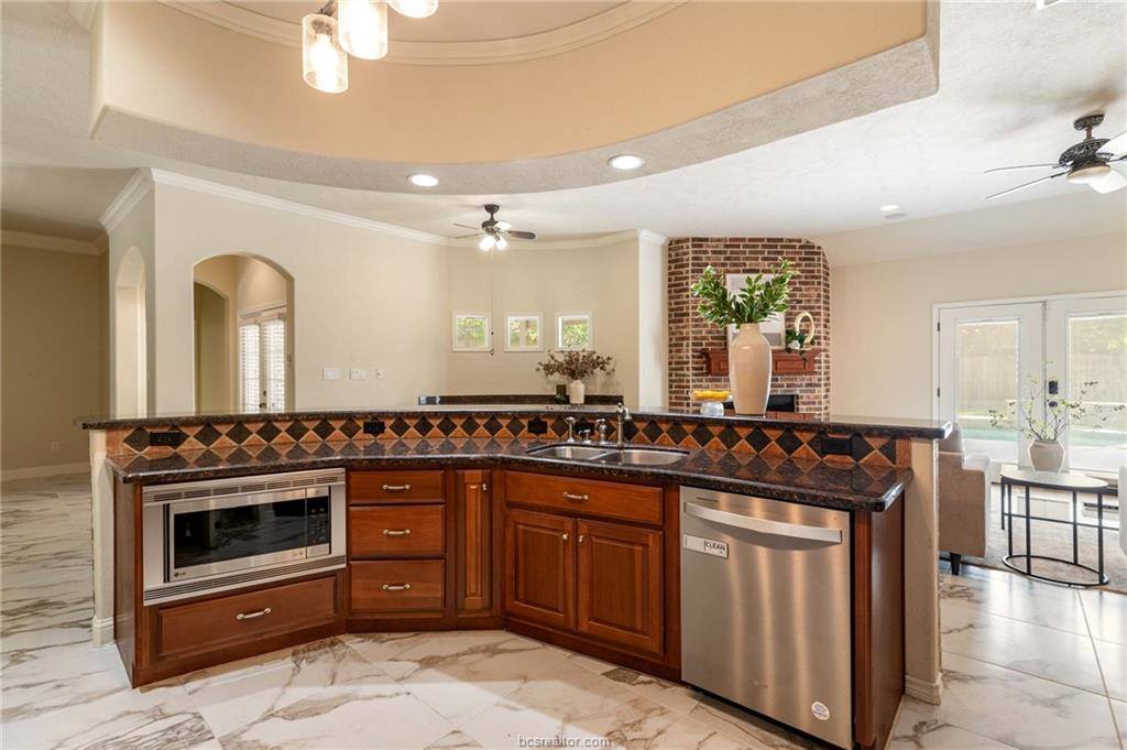 2209 Rockingham Loop, College Station, TX 77845