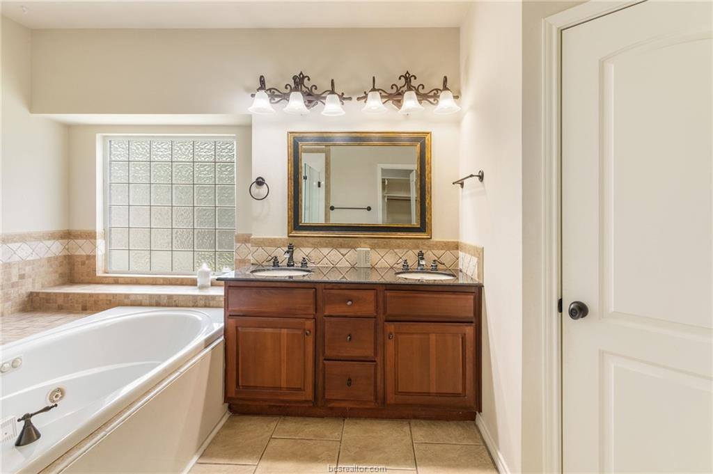 2209 Rockingham Loop, College Station, TX 77845