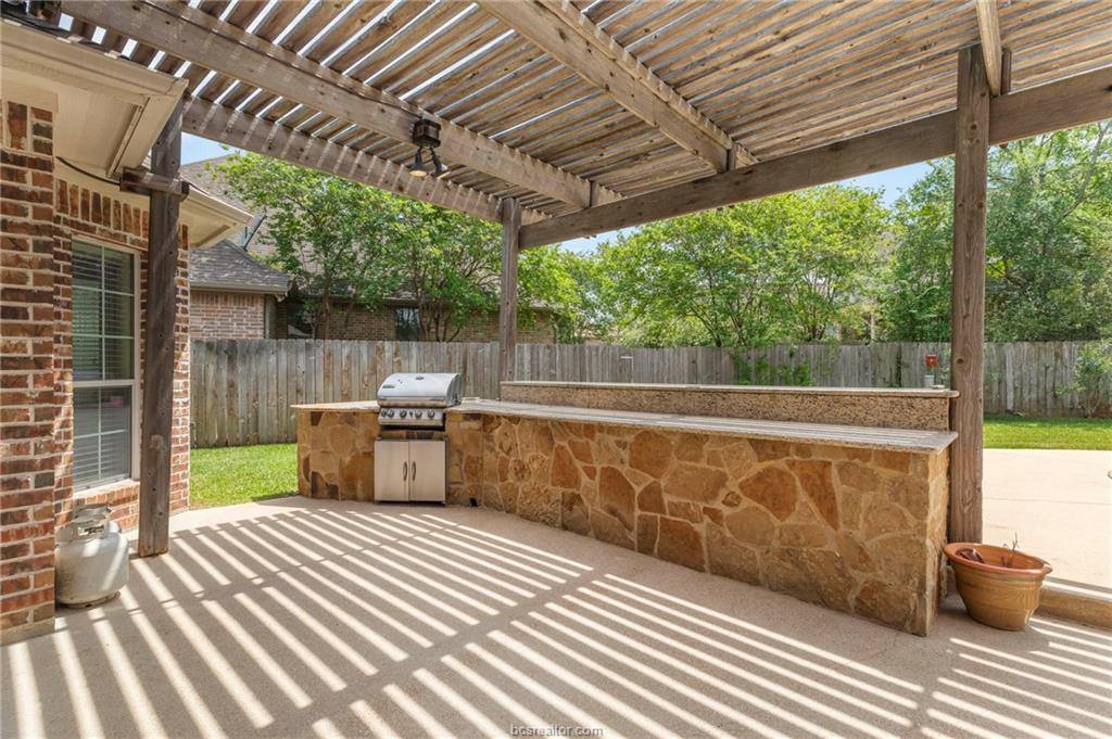 2209 Rockingham Loop, College Station, TX 77845