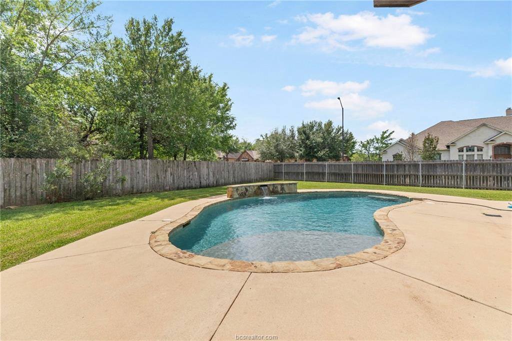 2209 Rockingham Loop, College Station, TX 77845