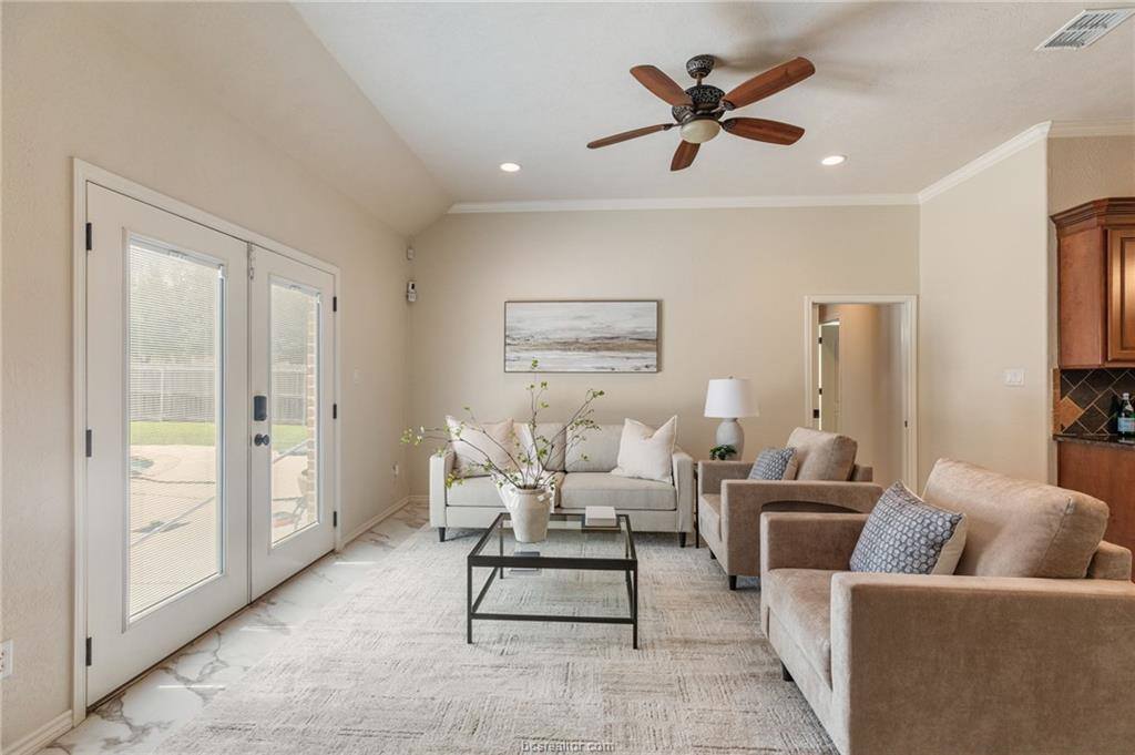 2209 Rockingham Loop, College Station, TX 77845