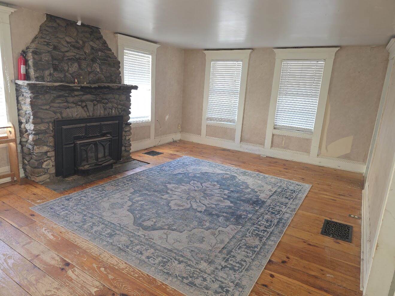 345 South Main Street, Winterport, ME 04496