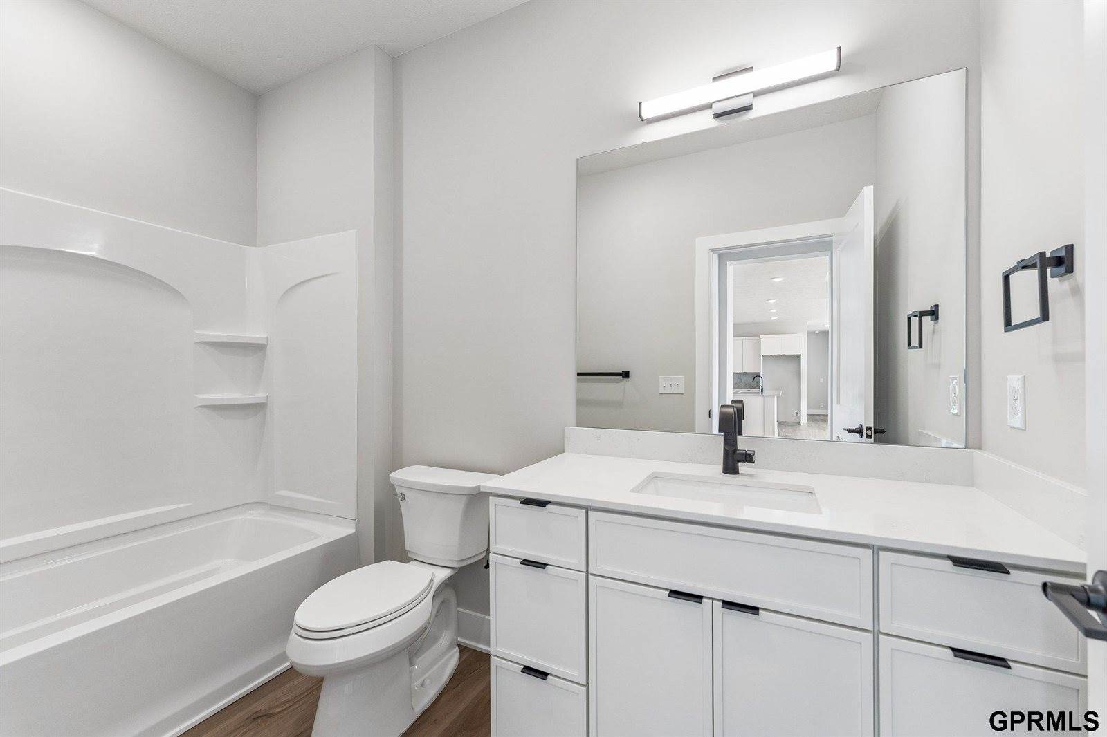 5705 North 197 Avenue, Elkhorn, NE 68022