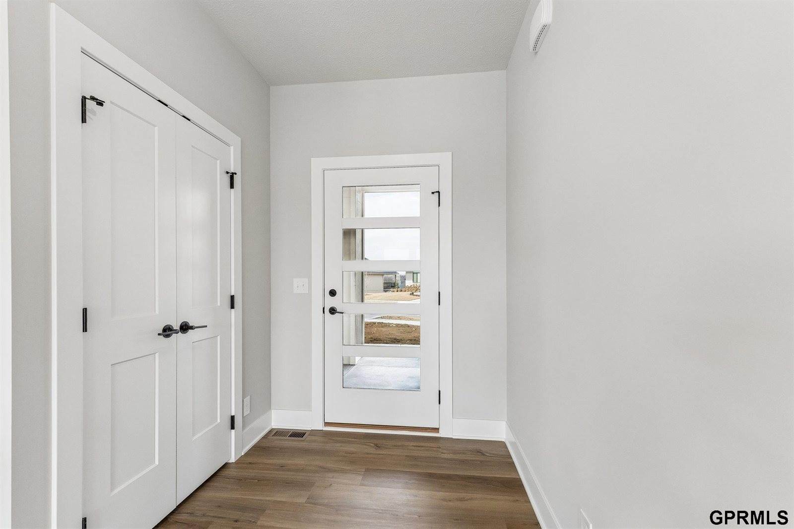 5705 North 197 Avenue, Elkhorn, NE 68022