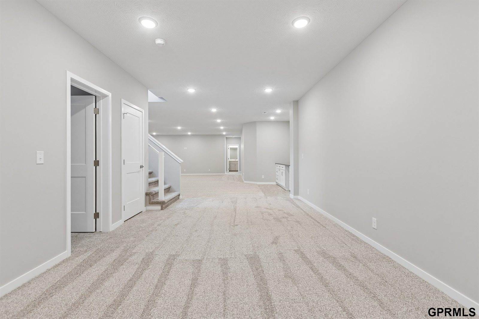 5705 North 197 Avenue, Elkhorn, NE 68022
