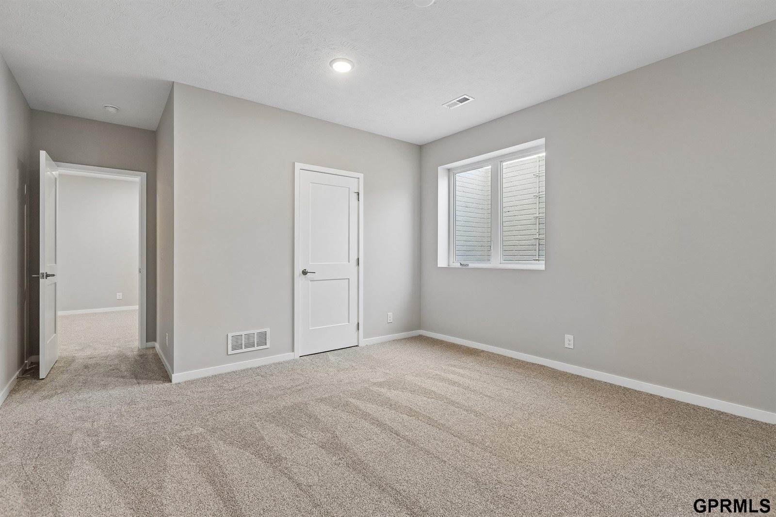5705 North 197 Avenue, Elkhorn, NE 68022