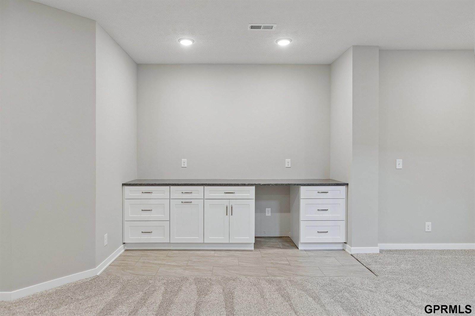5705 North 197 Avenue, Elkhorn, NE 68022