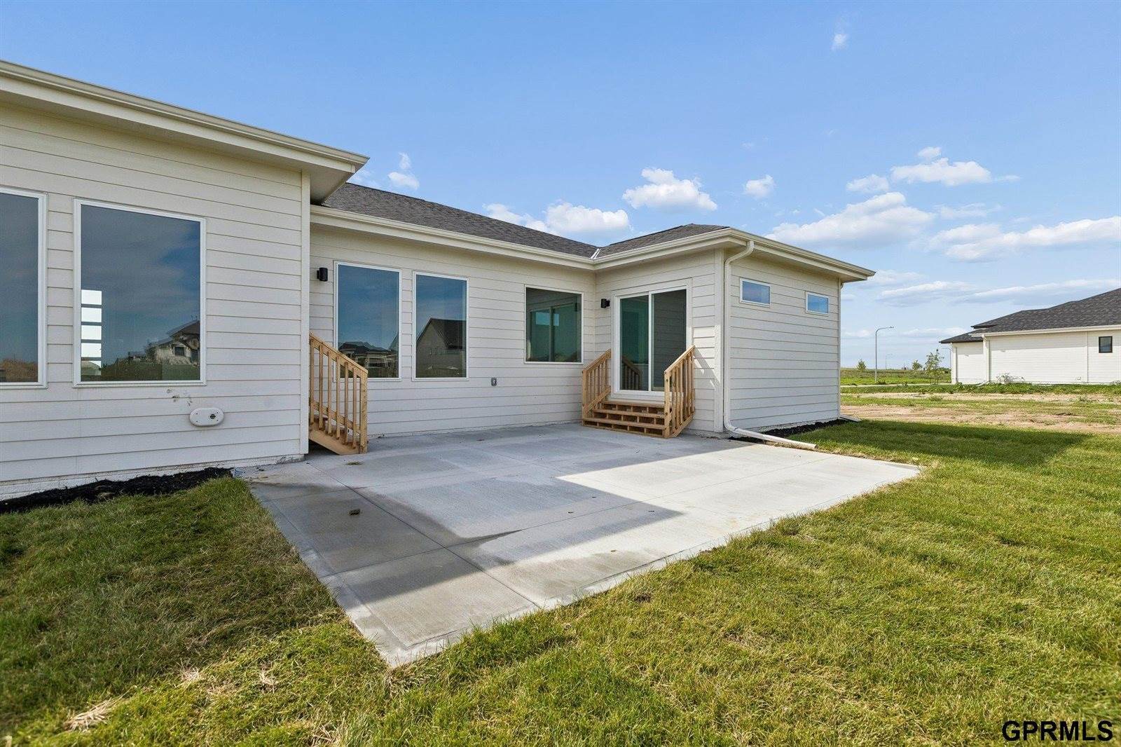 5705 North 197 Avenue, Elkhorn, NE 68022