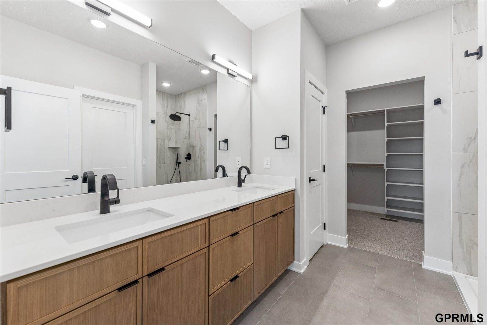 5705 North 197 Avenue, Elkhorn, NE 68022