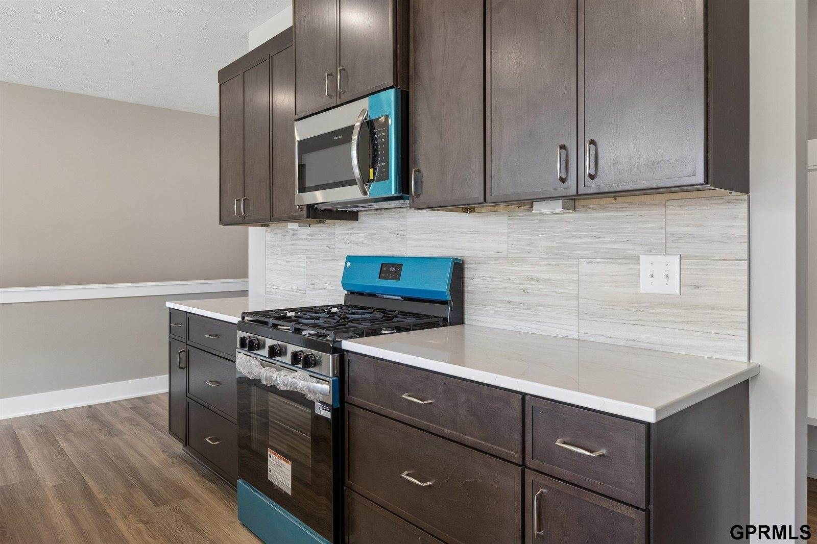 19509 Ellison Avenue, Elkhorn, NE 68022