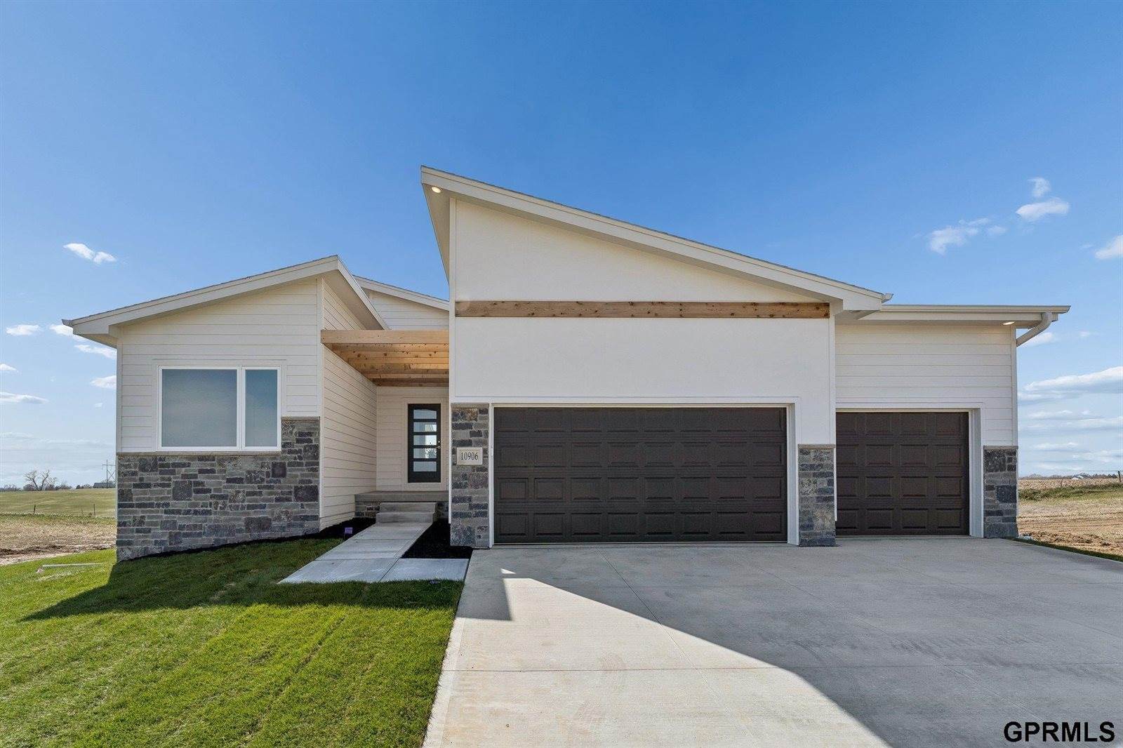 10906 South 222 Street, Gretna, NE 68028