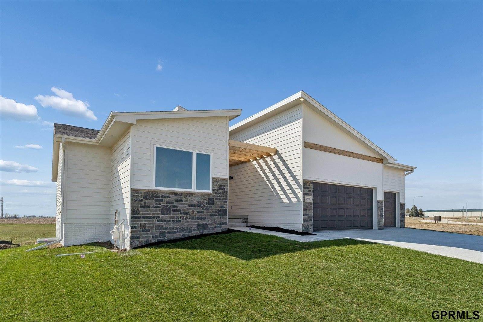 10906 South 222 Street, Gretna, NE 68028