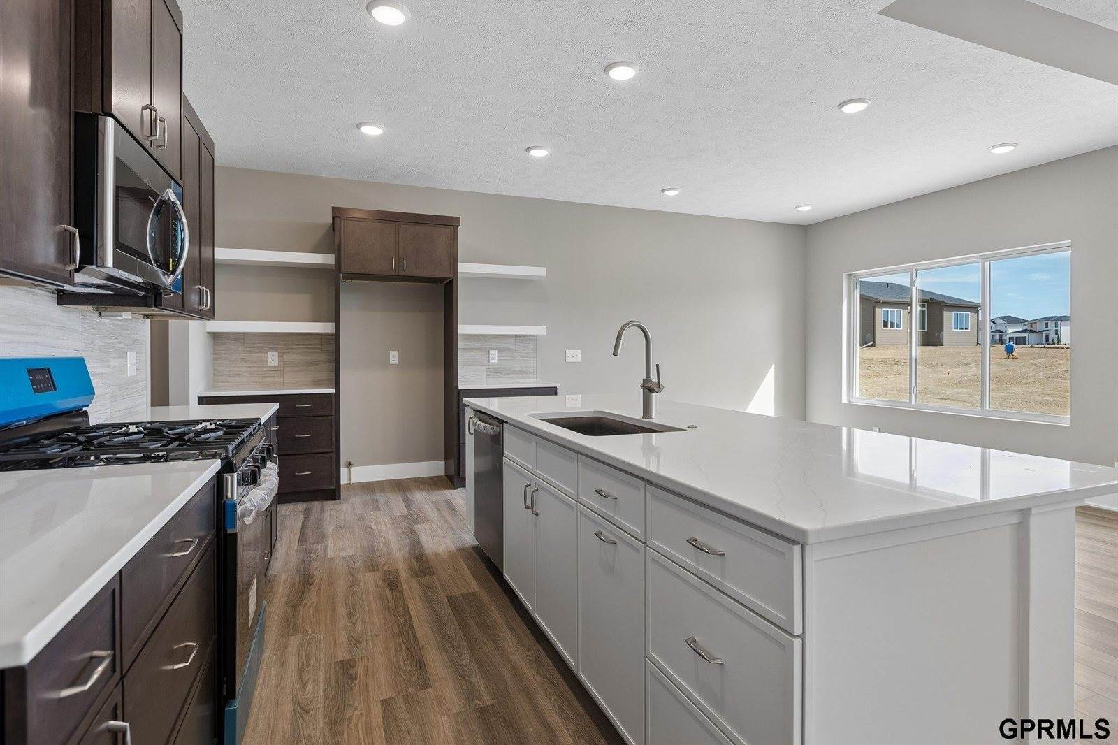 21156 Hartman Avenue, Elkhorn, NE 68022