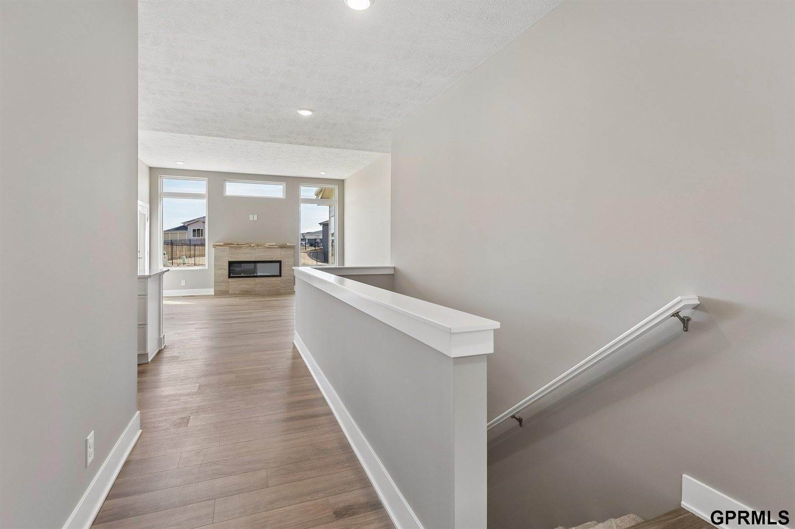 21156 Hartman Avenue, Elkhorn, NE 68022