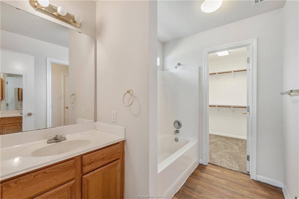 2435 Pintail Loop, College Station, TX 77845