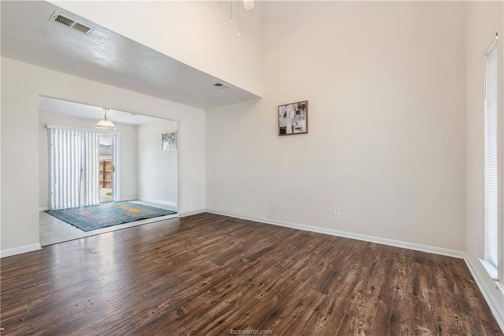 2435 Pintail Loop, College Station, TX 77845