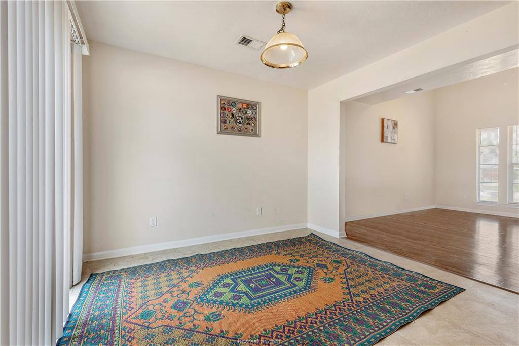 2435 Pintail Loop, College Station, TX 77845