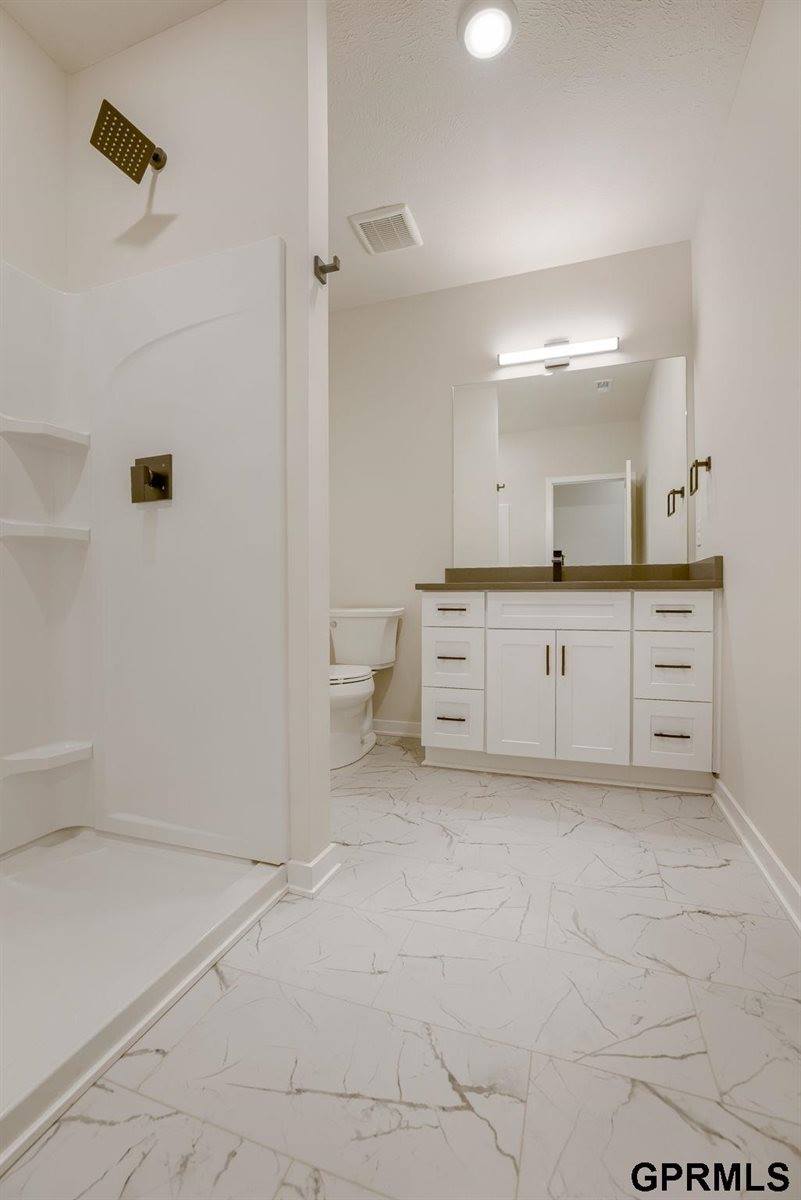 21151 Jessie Avenue, Elkhorn, NE 68022