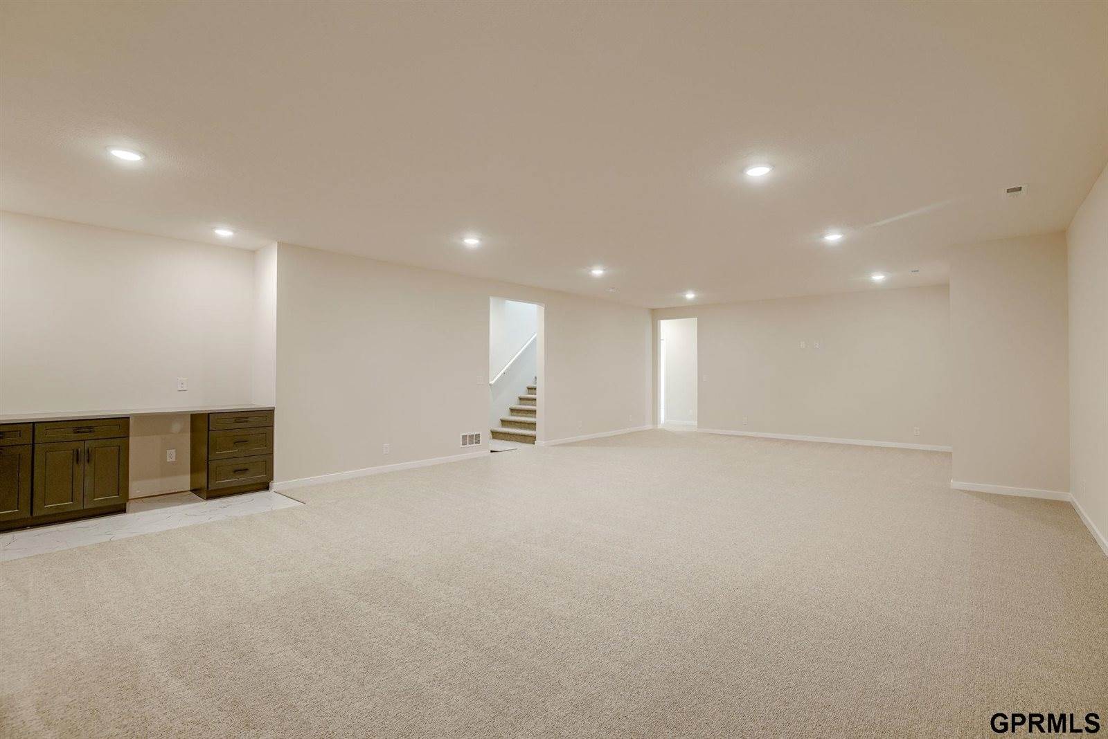 21151 Jessie Avenue, Elkhorn, NE 68022