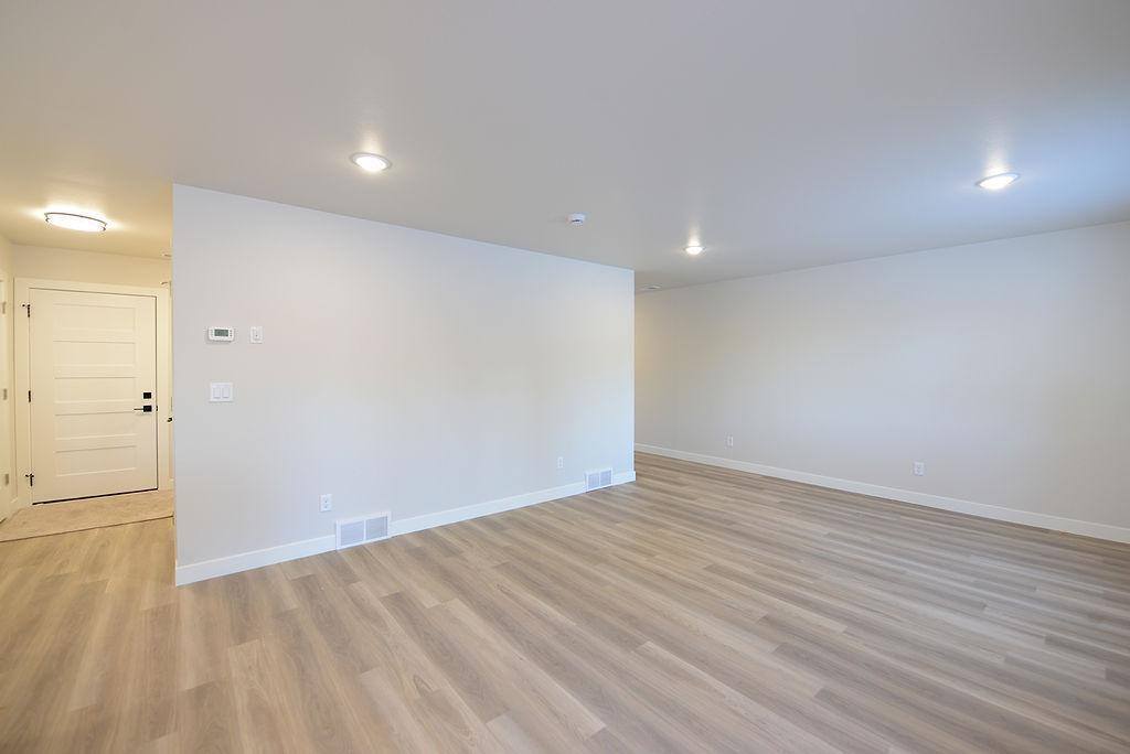 323 3rd Street, Mapleton, ND 58059