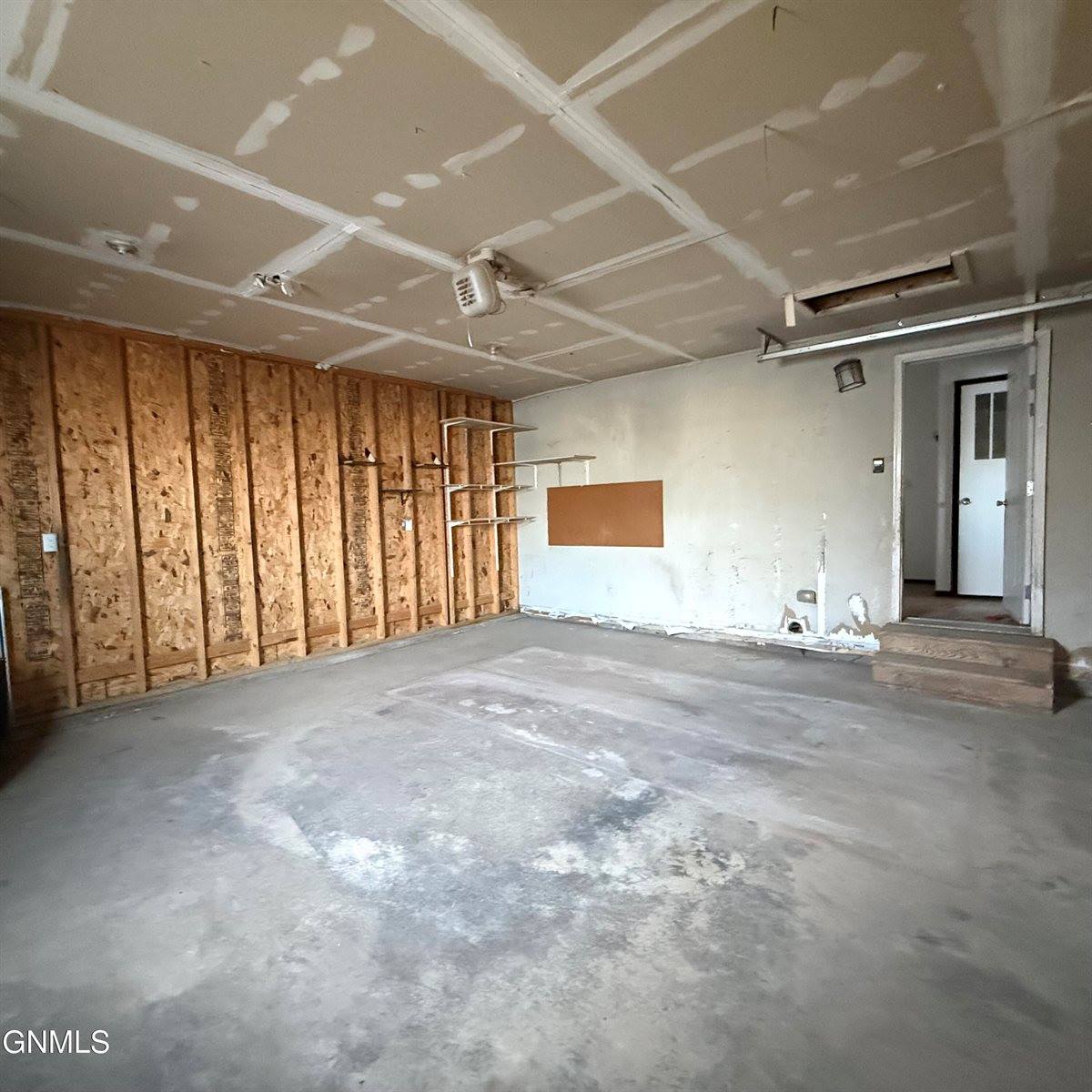 13836 Stanley Street NW, Williston, ND 58801