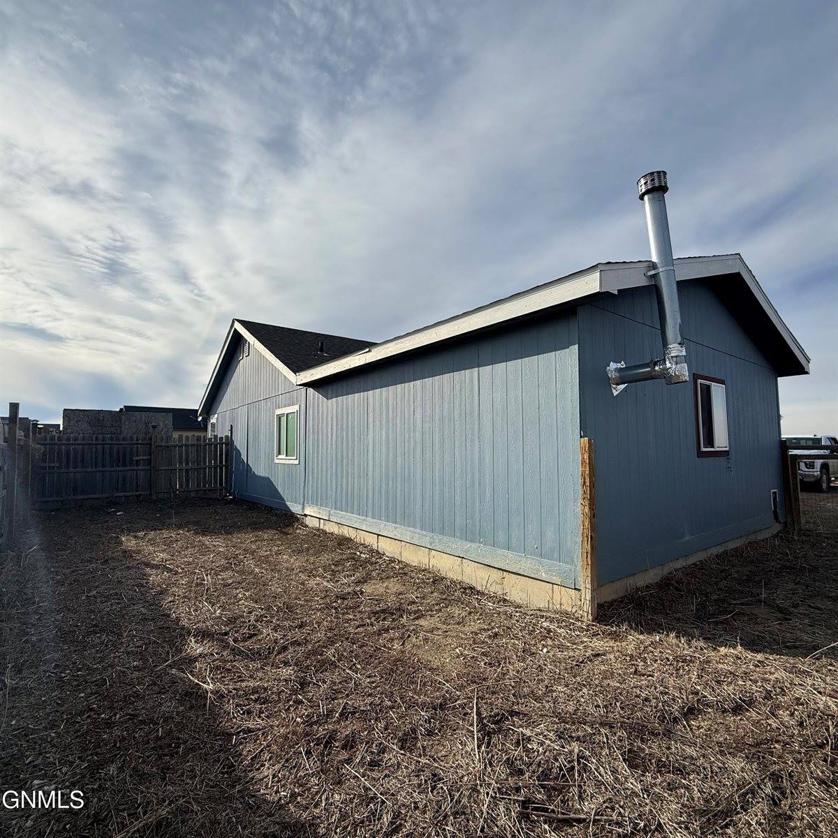 13836 Stanley Street NW, Williston, ND 58801
