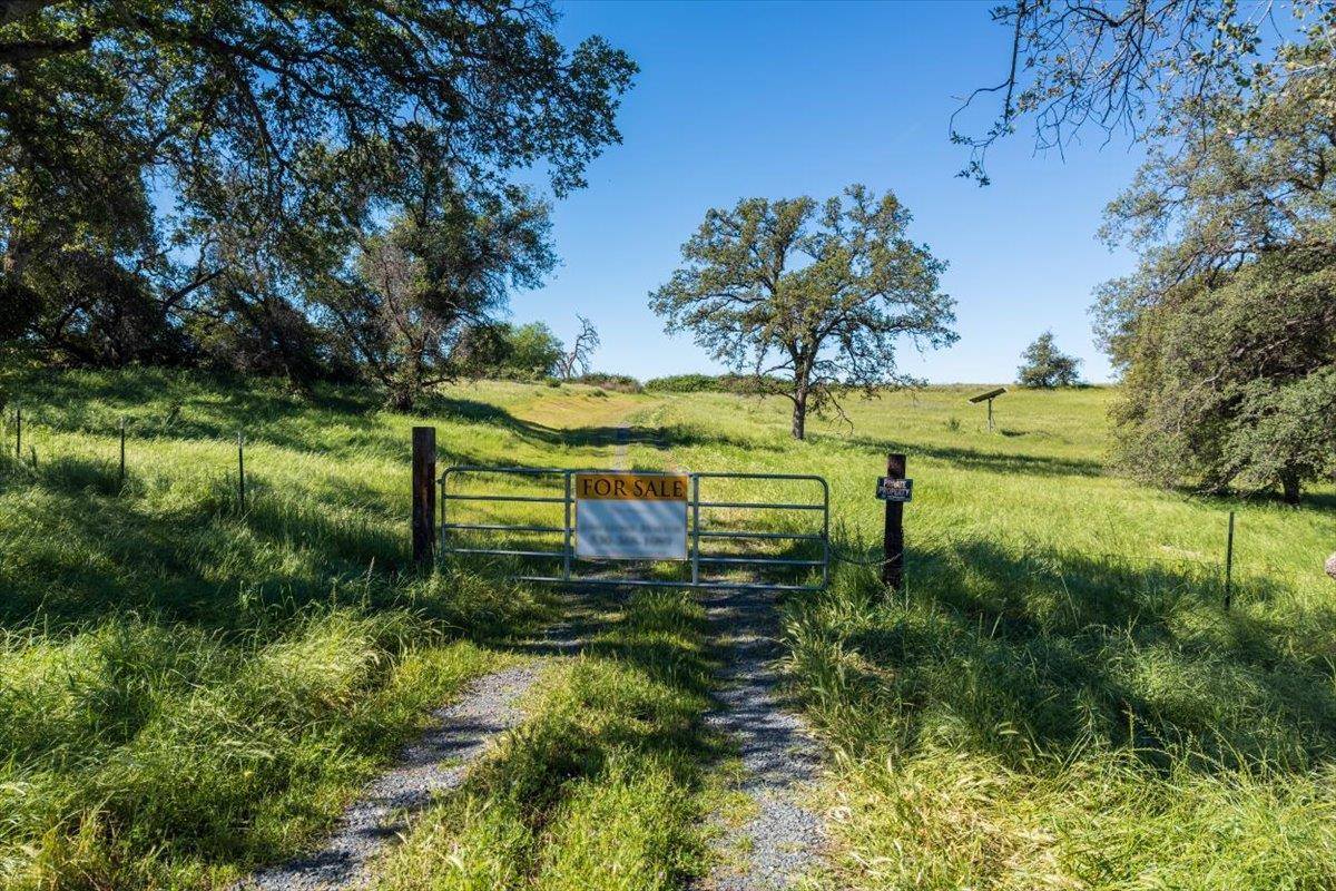 23070 Payam Place, Grass Valley, CA 95949