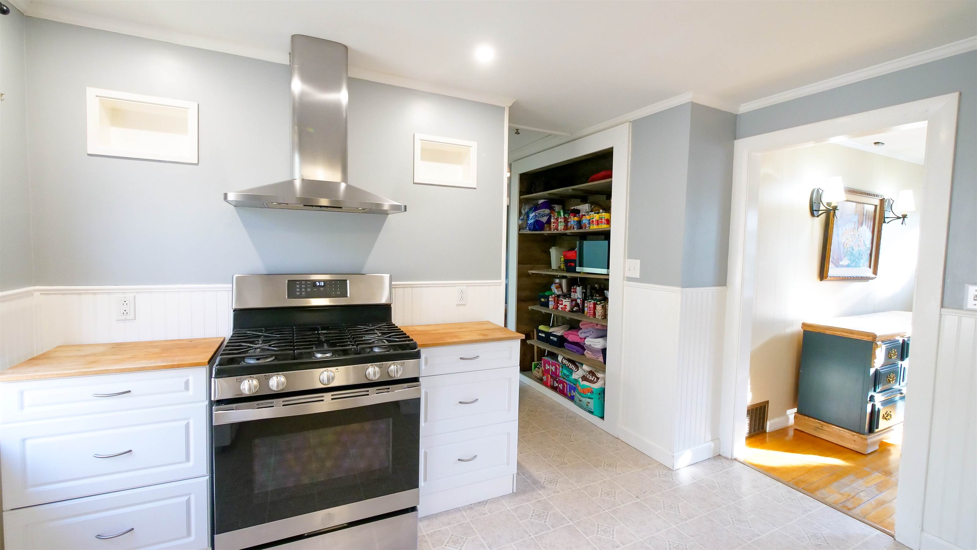 16 Gardner rd, Orono, ME 04473