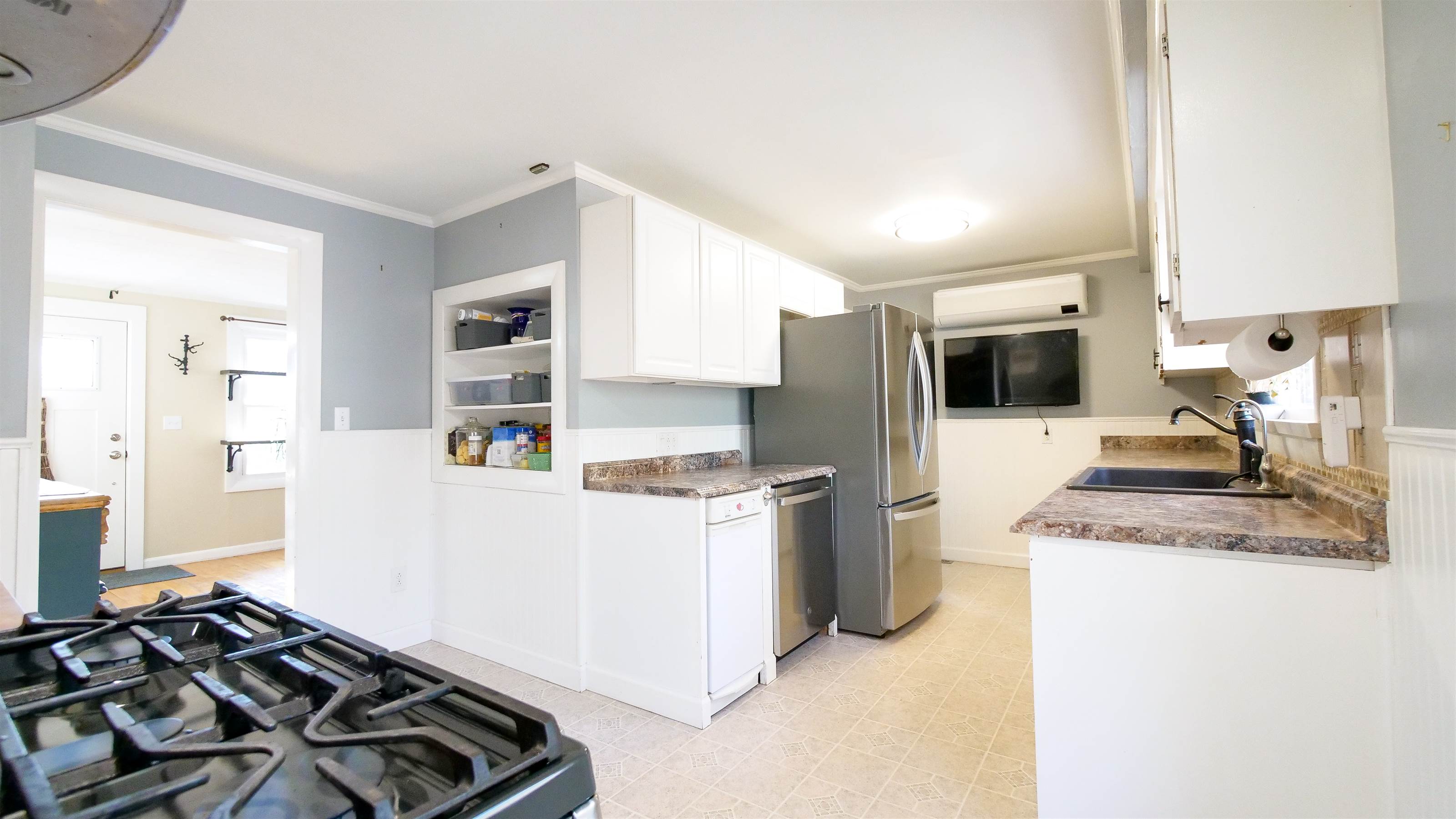 16 Gardner rd, Orono, ME 04473
