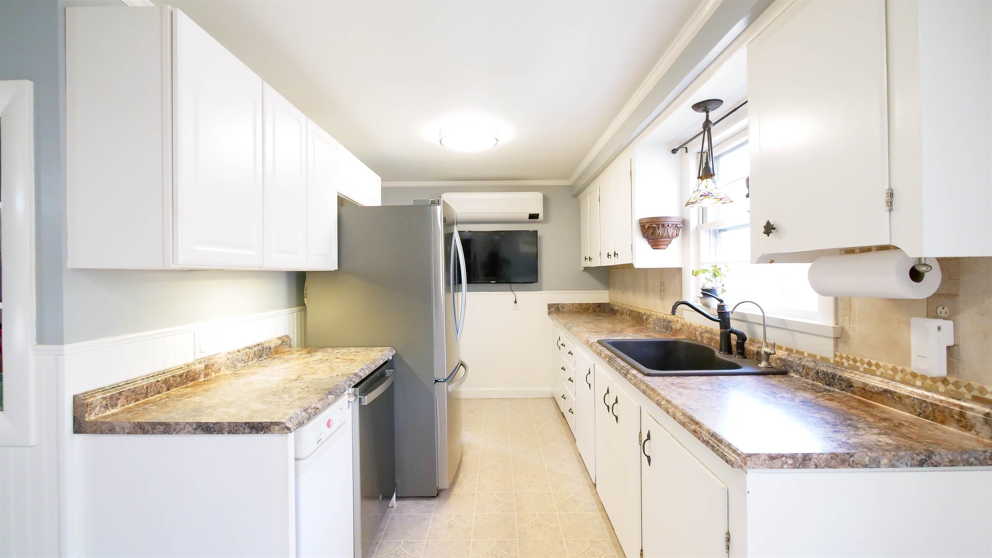 16 Gardner rd, Orono, ME 04473
