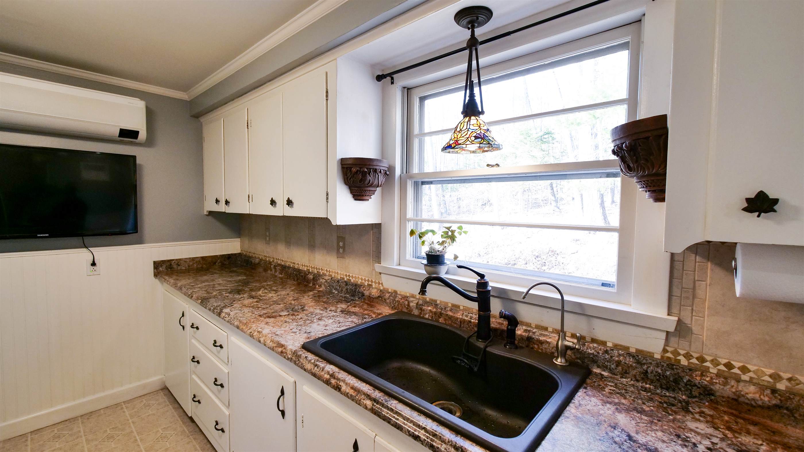 16 Gardner rd, Orono, ME 04473