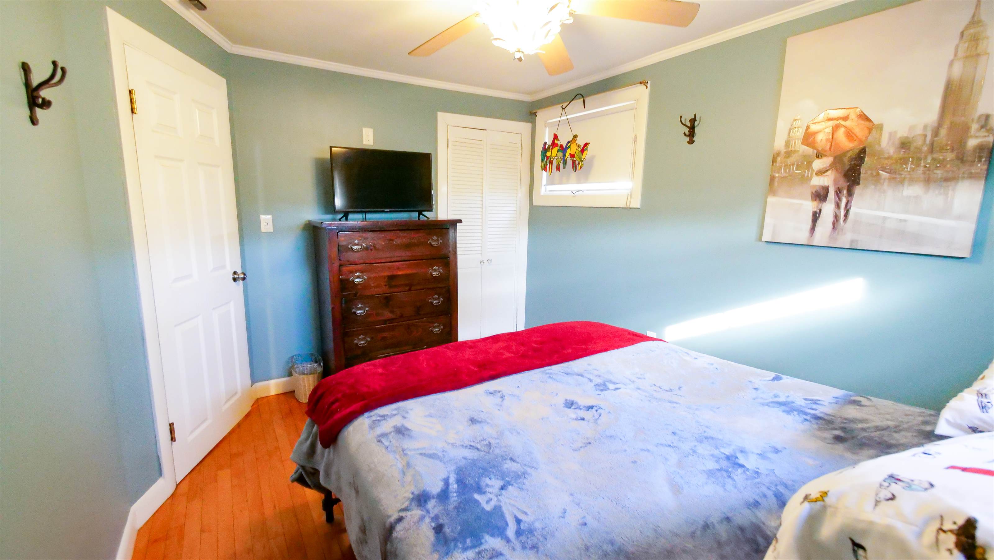 16 Gardner rd, Orono, ME 04473